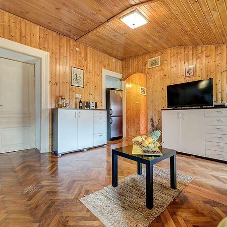 D&L Apartment In Center Pula Buitenkant foto