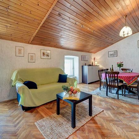 D&L Apartment In Center Pula Buitenkant foto