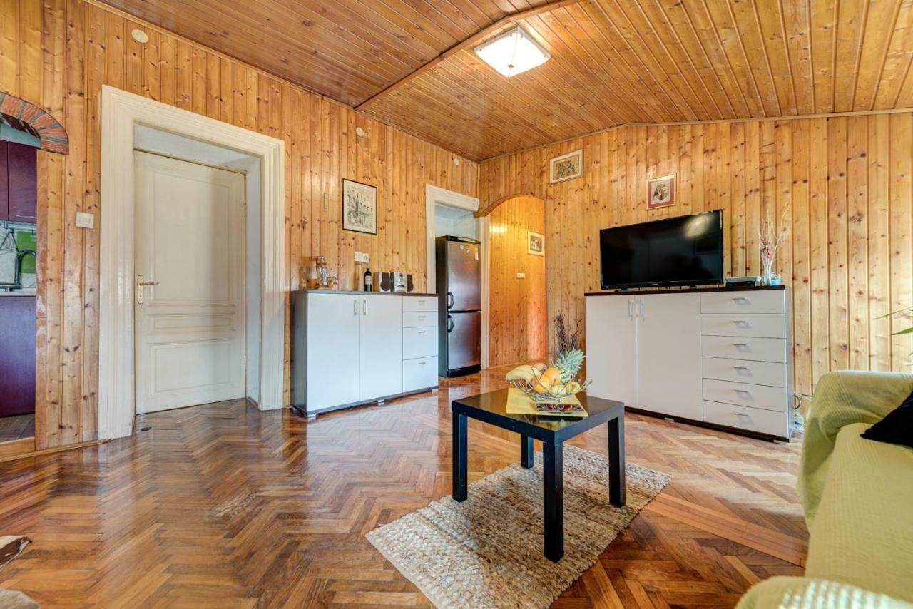 D&L Apartment In Center Pula Buitenkant foto